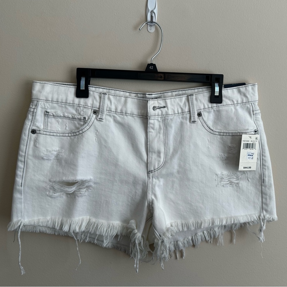 Lucky Brand shorts. Size 12/31 NWT.